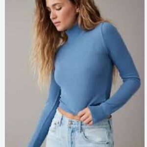 AMERICAN EAGLE Waffle Knit cropped mock neck